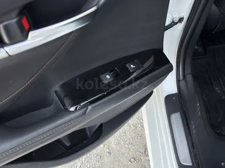 Toyota Camry 2018 года за 11 000 000 тг. в Шымкент – фото 15