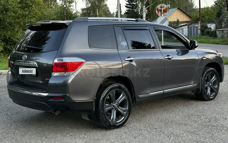 Toyota Highlander 2011 года за 11 300 000 тг. в Астана