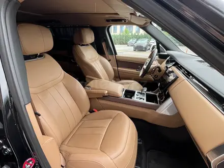 Land Rover Range Rover 2023 года за 85 000 000 тг. в Алматы – фото 15