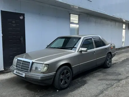 Mercedes-Benz E 230 1991 года за 1 450 000 тг. в Алматы