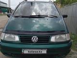 Volkswagen Sharan 1996 года за 1 500 000 тг. в Жезказган