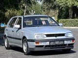 Volkswagen Golf 1992 годаүшін1 800 000 тг. в Тараз