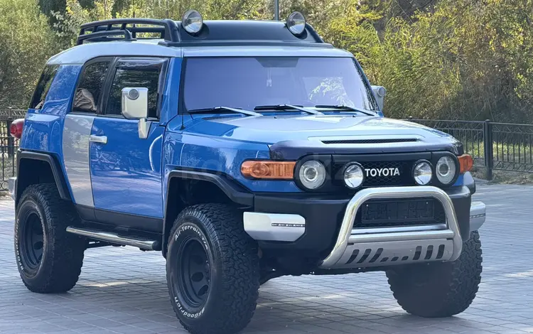 Toyota FJ Cruiser 2007 годаүшін14 000 000 тг. в Алматы