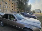 Mercedes-Benz E 220 1993 года за 1 450 000 тг. в Шу – фото 3