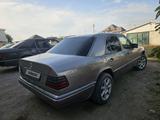 Mercedes-Benz E 220 1993 года за 1 450 000 тг. в Шу – фото 5