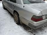 Mercedes-Benz E 200 1993 года за 1 100 000 тг. в Жезказган – фото 2