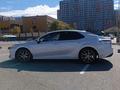 Toyota Camry 2022 года за 15 500 000 тг. в Алматы – фото 13