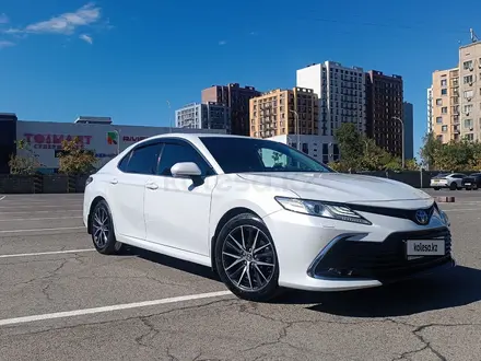Toyota Camry 2022 года за 15 500 000 тг. в Алматы – фото 16