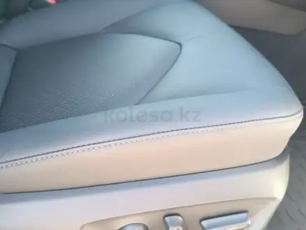 Toyota Camry 2022 года за 15 500 000 тг. в Алматы – фото 17