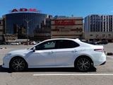 Toyota Camry 2022 года за 15 500 000 тг. в Алматы – фото 5