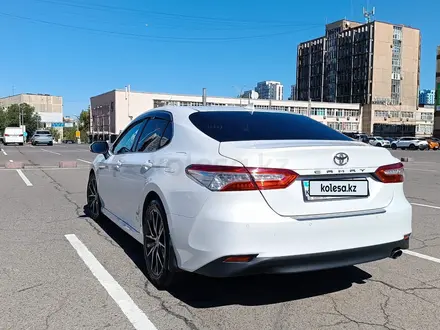 Toyota Camry 2022 года за 15 500 000 тг. в Алматы – фото 6