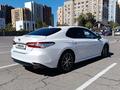 Toyota Camry 2022 года за 15 500 000 тг. в Алматы – фото 7