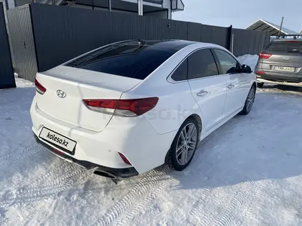 Hyundai Sonata 2017 года за 9 500 000 тг. в Уральск – фото 7