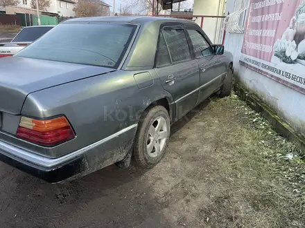 Mercedes-Benz E 230 1991 года за 880 000 тг. в Астана – фото 4