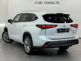 Toyota Highlander Luxe 2024 годаүшін31 900 000 тг. в Астана – фото 2
