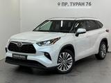 Toyota Highlander Luxe 2024 года за 31 900 000 тг. в Астана