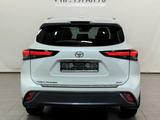 Toyota Highlander Luxe 2024 годаүшін31 900 000 тг. в Астана – фото 4