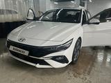 Hyundai Elantra 2023 года за 8 800 000 тг. в Астана