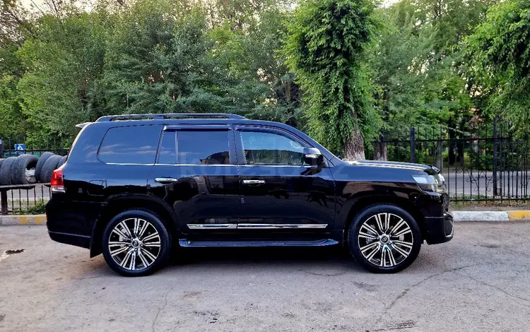 Toyota Land Cruiser 2016 года за 37 500 000 тг. в Караганда