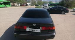 Toyota Camry 2000 года за 3 650 000 тг. в Алматы – фото 2
