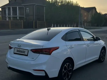 Hyundai Accent 2020 годаүшін7 490 000 тг. в Актобе – фото 2