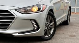 Hyundai Elantra 2018 года за 4 500 000 тг. в Актау – фото 2