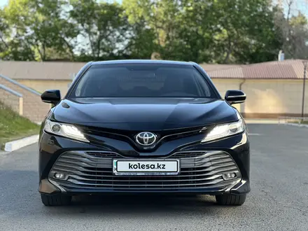 Toyota Camry 2018 года за 13 300 000 тг. в Павлодар – фото 2