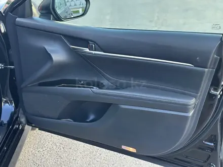 Toyota Camry 2018 года за 13 300 000 тг. в Павлодар – фото 14