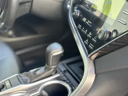 Toyota Camry 2018 года за 13 300 000 тг. в Павлодар – фото 17