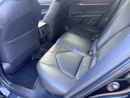 Toyota Camry 2018 года за 13 300 000 тг. в Павлодар – фото 21