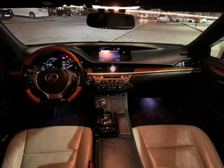 Lexus ES 300h 2015 года за 12 200 000 тг. в Актау – фото 10