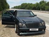 Mercedes-Benz E 320 1996 года за 1 800 000 тг. в Алматы