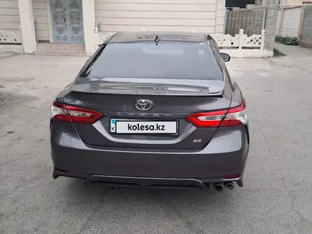 Toyota Camry 2020 года за 12 500 000 тг. в Тараз – фото 3