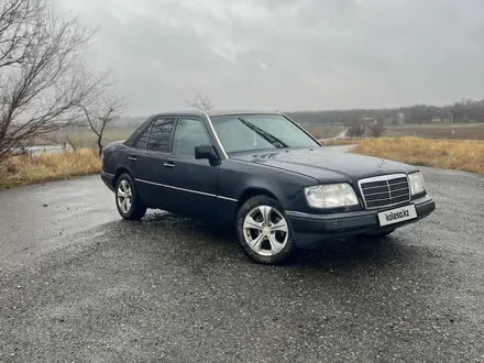 Mercedes-Benz E 280 1993 года за 2 300 000 тг. в Талдыкорган