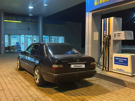 Mercedes-Benz E 280 1993 года за 2 300 000 тг. в Талдыкорган – фото 7