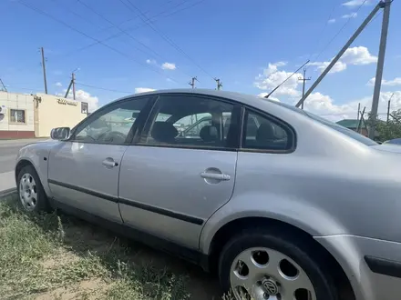 Volkswagen Passat 1997 года за 1 300 000 тг. в Астана – фото 2