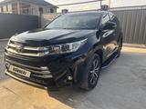 Toyota Highlander 2017 годаүшін18 500 000 тг. в Алматы – фото 2