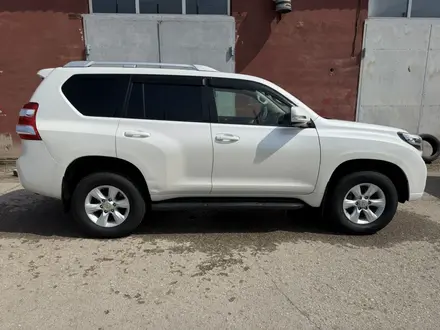 Toyota Land Cruiser Prado 2013 года за 15 500 000 тг. в Актобе – фото 5
