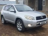 Toyota RAV4 2007 года за 6 000 000 тг. в Актобе – фото 2