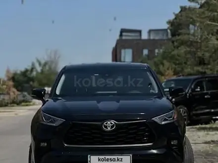 Toyota Highlander 2021 года за 19 000 000 тг. в Алматы