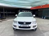 Volkswagen Touareg 2007 годаfor7 000 000 тг. в Шымкент – фото 2