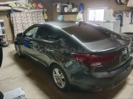 Hyundai Elantra 2019 года за 4 000 000 тг. в Уральск – фото 7