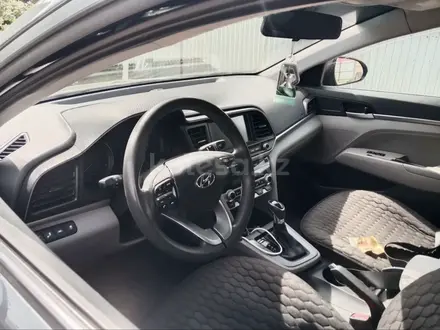 Hyundai Elantra 2019 года за 4 000 000 тг. в Уральск – фото 9