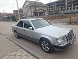 Mercedes-Benz E 220 1993 годаүшін1 900 000 тг. в Алматы – фото 4