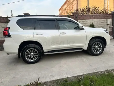 Toyota Land Cruiser Prado 2018 года за 30 200 000 тг. в Алматы – фото 5