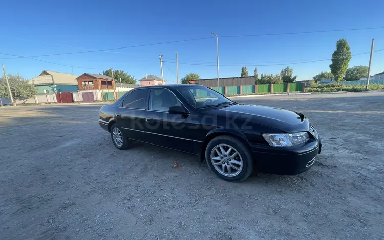 Toyota Camry 2000 года за 3 600 000 тг. в Шиели