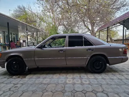 Mercedes-Benz E 200 1993 года за 1 300 000 тг. в Сарыагаш – фото 4