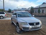 Volkswagen Touareg 2004 годаүшін3 900 000 тг. в Кызылорда