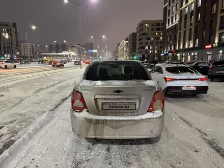 Chevrolet Aveo 2015 года за 3 850 000 тг. в Астана – фото 4