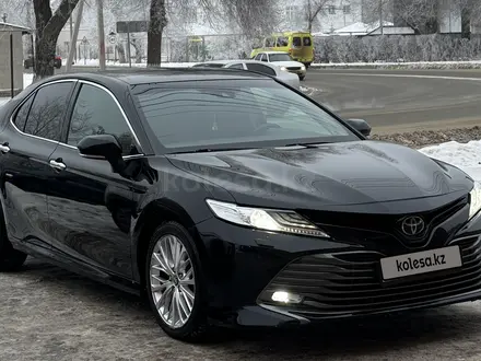 Toyota Camry 2020 года за 13 500 000 тг. в Уральск